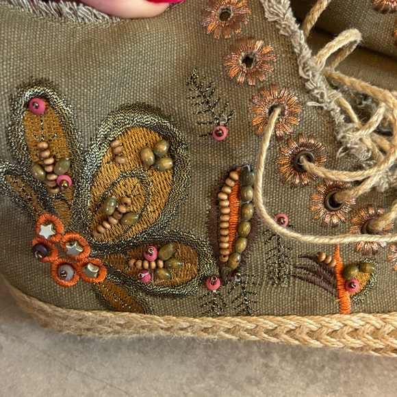 Wild Diva Olive Embroidered Lace Up Boots - Picture 3 of 4